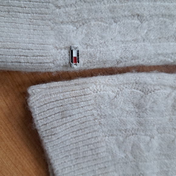 Tommy Cable Knit Cream Sweater Wool Blend V Neck, Size S - Picture 5 of 7